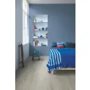 Quick Step panel winylowy ze zintegrowanym podkładem Alpha Bloom dąb bawełniany zimno-szary AVMPU40201