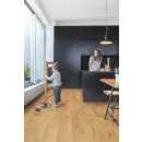 Quick Step panel winylowy ze zintegrowanym podkładem Alpha Bloom dąb jesienny miodowy AVMPU40088