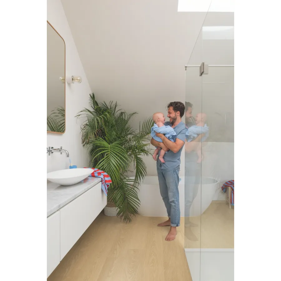 Quick Step panel winylowy ze zintegrowanym podkładem Alpha Blos dąb piernikowy AVSPU40278
