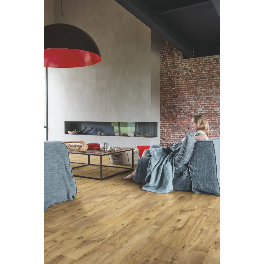 Quick Step panel winylowy ze zintegrowanym podkładem Alpha Blos postarzany kasztanowiec naturalny AVSPU40029