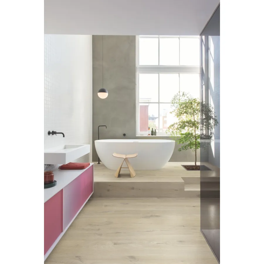 Quick Step panel winylowy ze zintegrowanym podkładem Alpha Bloom dąb bawełniany beżowy AVMPU40103