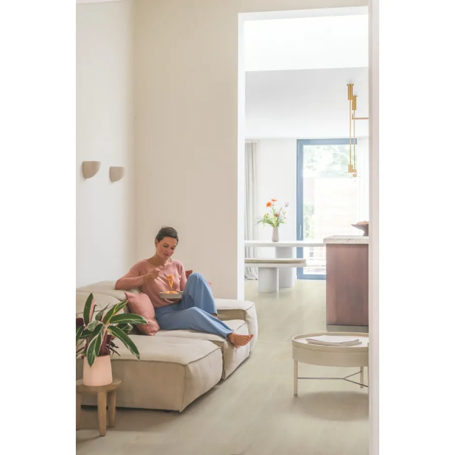 Quick Step panel winylowy ze zintegrowanym podkładem Alpha Bloom dąb morska bryza jasny AVMPU40079